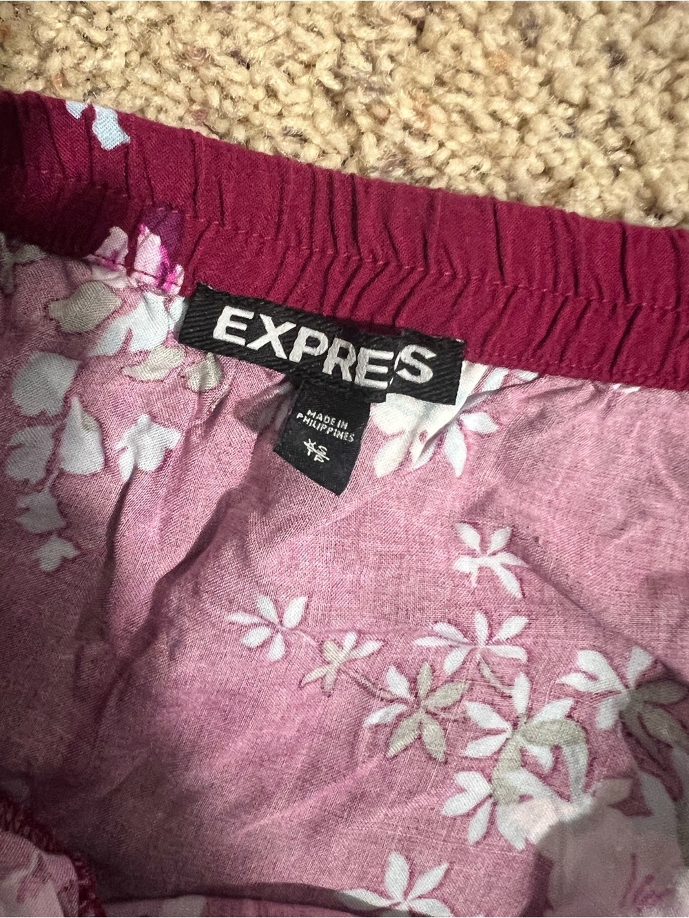 Express Floral High-Low Lace-Hem Skirt in Wine and Pink - Picture 6 of 7